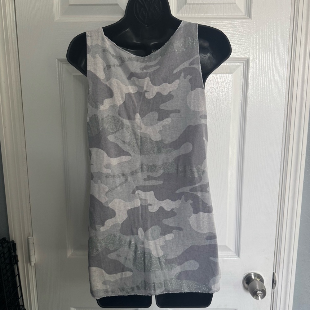3 for $15 Women's Venti6 Camouflage Tank Top - Size M - Picture 2 of 4